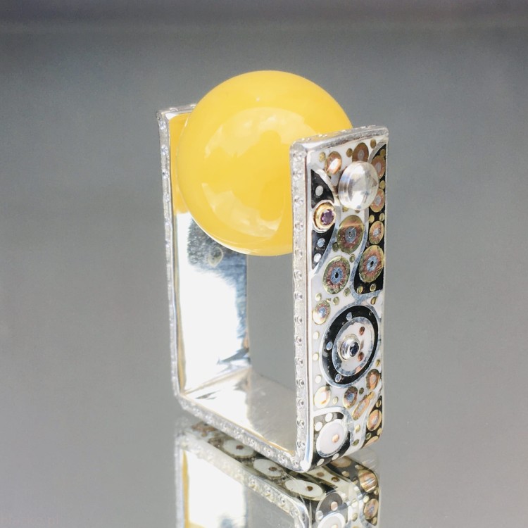 Blazko pierścień DolceVita z bursztynem