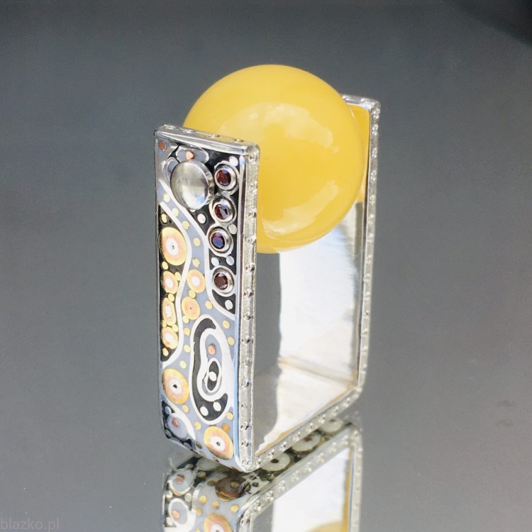 Blazko DolceVita ring with amber