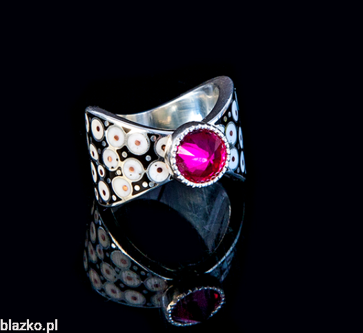 Pierścionek Kokardka z kolekcji 'Grochy' Blazko