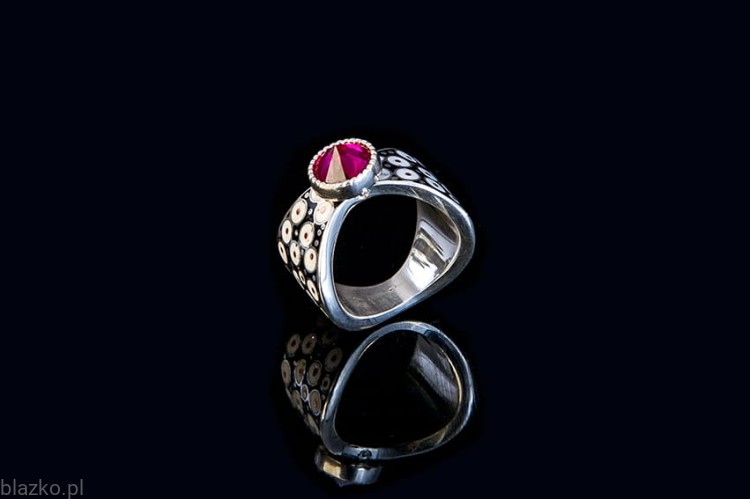 Pierścionek Kokardka z kolekcji 'Grochy' Blazko